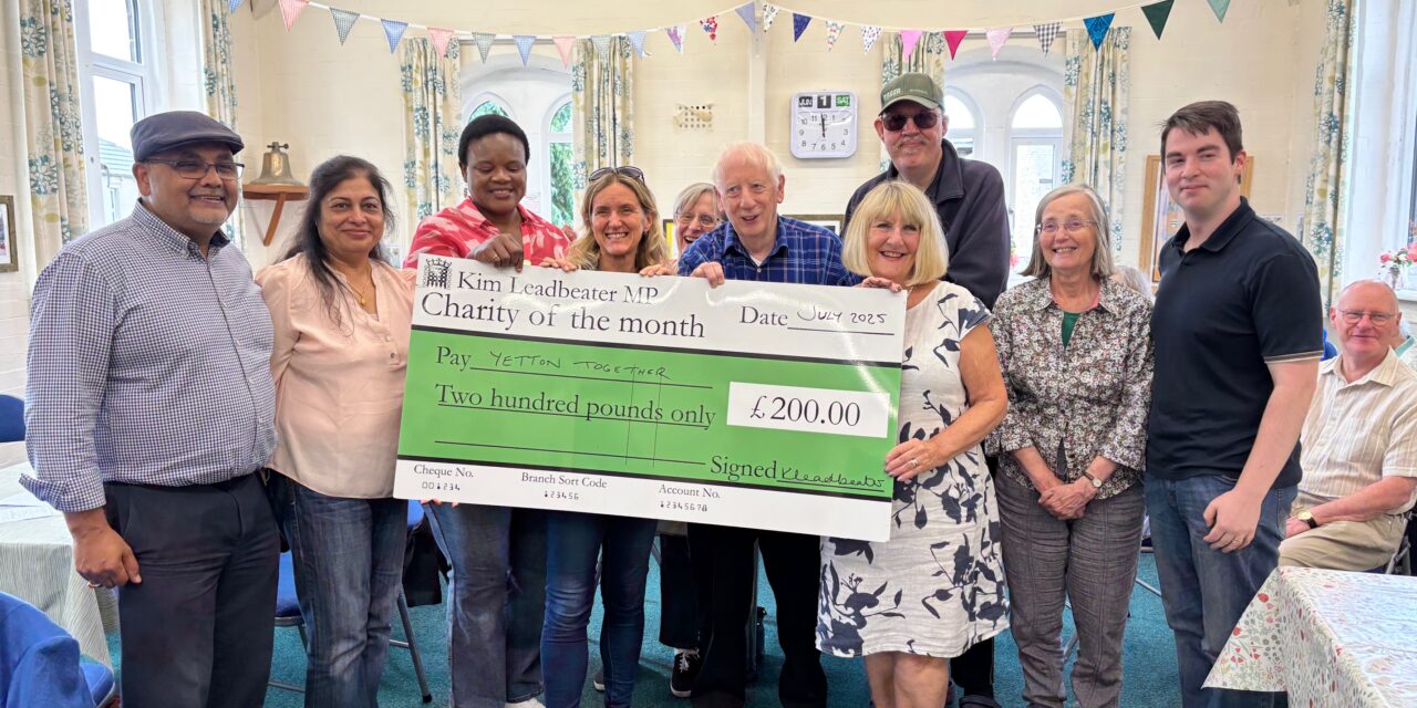 Local MP present cheque to Yetton Together